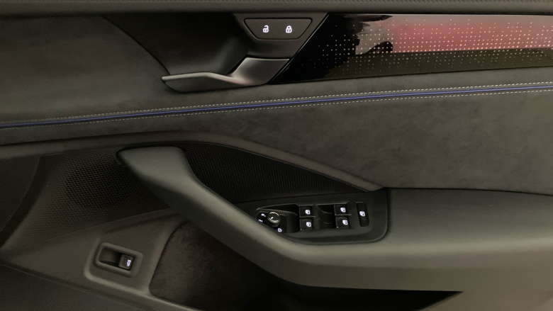 Volkswagen Passat 1.5 eTSI R-Line 5dr DSG Petrol Estate